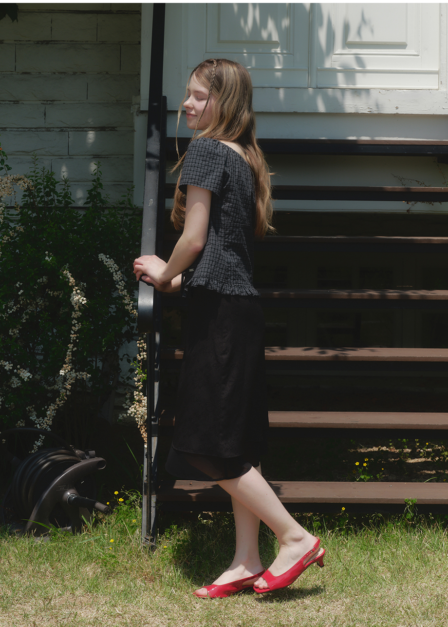 MELLOW FRILL BLOUSE - 2 COLORS BLACK